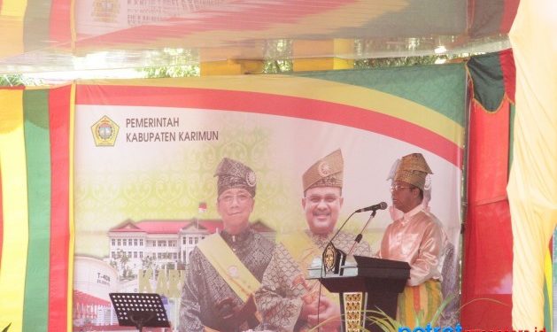 Wakil Bupati Karimun H Anwar Hasyim saat menyaipan pidatinya pada acara syukuran HUT Kabupaten Karimun Ke-20 Tahun