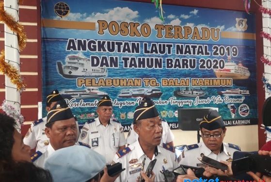epala KSOP Kelas I Tanjung Balai Karimun, Provinsi Kepri Capt Barlet Silalahi saat menyampaikan keterangannya. Foto/humas