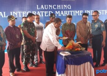 Bupati Karimun Aunur Rafiq saat peresmian Meral Integrated Maritime Industry PT GRM
