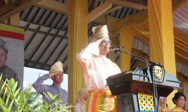 Wakil Bupati Karimun saat memimpin upacara di Coastal Area sempana HUT Kabupaten Karimun ke 20