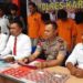 Kasat Reskrim Polres Karimun, AKP Heri Pramono dua dari kiri saat memberikan keterangan persnya di Mapolres Karimun