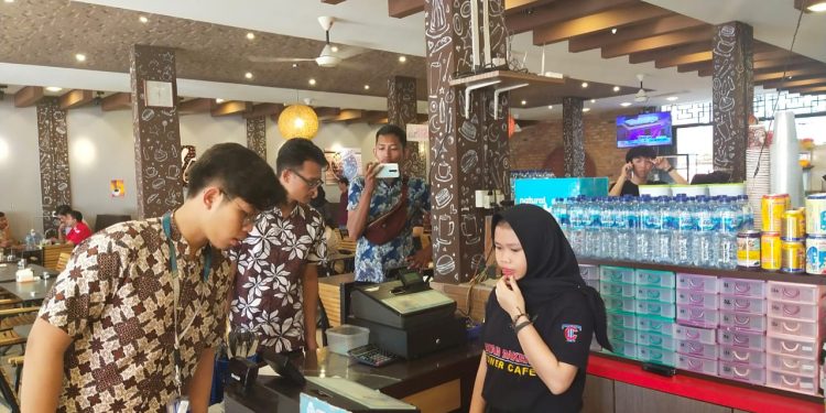 Bapenda Pasang Tapping Device Pada Restoran, Hotel Dan Tempat Hiburan Di Karimun