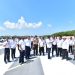 Bupati Karimun, Aunur Rafiq saat meninjau langsung area perpanpanjangan landasan Bandara RHA
