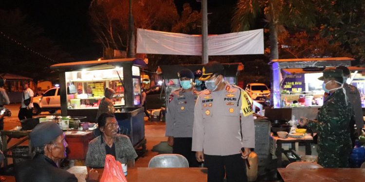 Terkait Virus Corona, Kapolres Karimun Turun Langsung Berikan Himbauan Kepada Masyarakat