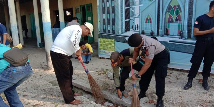 Cinta Toleransi, Ratusan Tokoh Lintas Agama Bersama Pemerintah Adakan Gotong Royong Di Gereja Santo Joseph