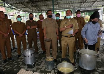Strategi Hadapi Corona, Nikson Nababan Bentuk Dapur  Umum Produksi Wedang Jahe Untuk Naikkan Imun Tubuh Masyarakat