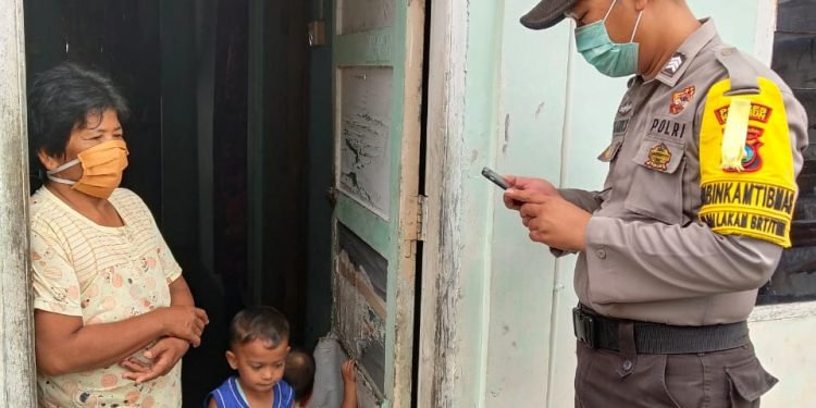 Jalankan Instruksi Kapolri, Polres Karimun Data Warga Tidak Terdaftar Sebagai Penerima Bansos Dari Pemerintah