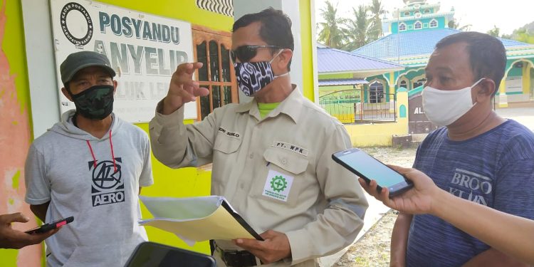 Serahkan Rp 95 Juta, PT WPK Tunaikan Seluruh Kesepakatan Bersama Kepada Warga Teluk Lekup