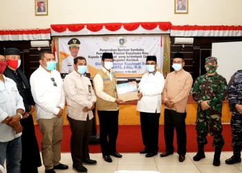 35 Ribu Paket Bantuan Propinsi Kepri Diterima Bupati Karimun