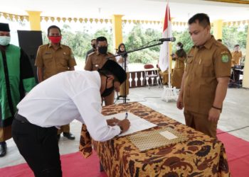 Wabup Lingga Lantik BPD Desa Resang