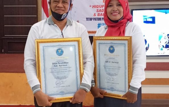 Berhasil Terapkan P4GN, SMP Negeri 1 Karimun Terima Perhargaan Dari BNN Kepri