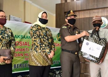 Dalam Rangka Hari Bakti Adhyaksa Ke 60, Kejari Lingga Gelar Bakti Sosial