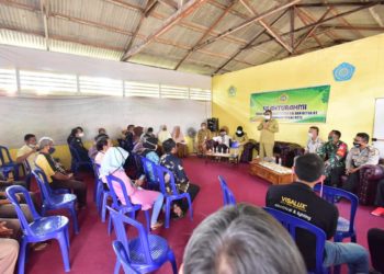 Serahkan SK RT Sekelurahan Meral Kota, Rafiq: Jadilah Perpanjang Tangan Pemerintah Dimasyarakat