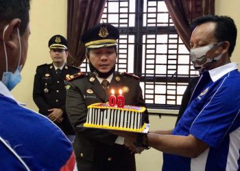 PWI Lingga Berikan Hadian Dalam Peringatan Hari Bhakti Adyaksa Ke-60
