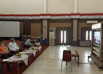 Sekda Karimun Ikuti Video Konference Bersama Kemendagri Terkait Penanganan Covid-19