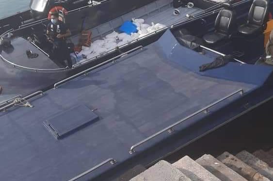 DJBC Kepri Bersama Polisi Diraja Malaysia Gagalkan Penyeludupan Pasir Timah Ilegal