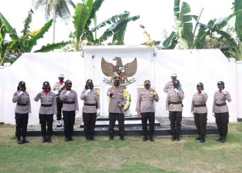 Jelang HUT Polwan ke-72, Polwan Polres Lingga Upacara Ziarah di Taman Makam Pahlawan Dabo Singkep