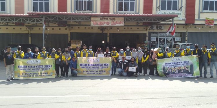 Bantu Pembiayaan Penderita Tumor Hati, Tiga Kelompok KKN Universitas Karimun Bersama PMII Turun Kejalan Galang Dana
