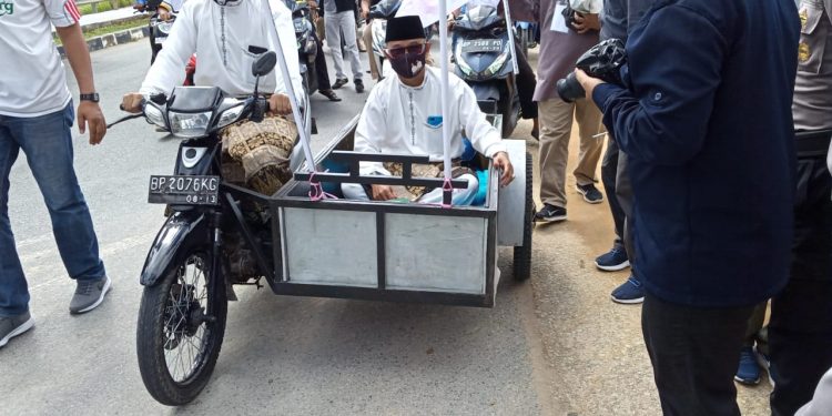 BERSINAR Gunakan Motor Becak Daftar Ke KPU, Berkas Dinyatakan Lengkap