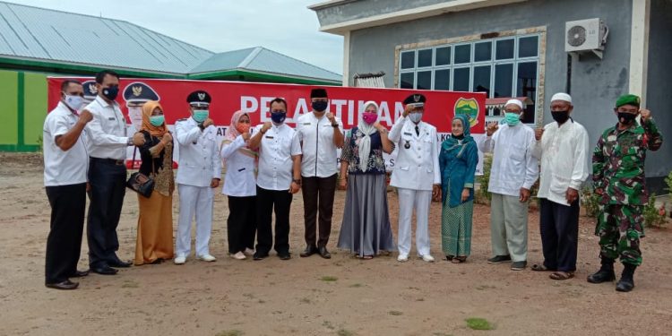 Wabup Lantik Dua Kepala Desa di Kecamatan Singkep Pesisir