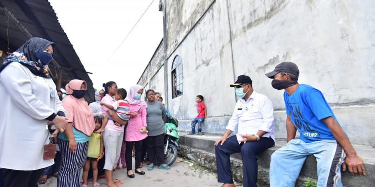 Aunur Rafiq Sambangi Korban Bencana Angin Kencang