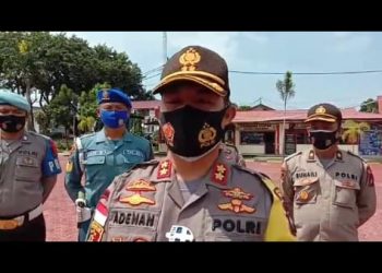 Polres Karimun Bersama TNI Lakukan Disinfektan Untuk Memutus Penyebaran Corona