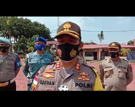 Polres Karimun Bersama TNI Lakukan Disinfektan Untuk Memutus Penyebaran Corona