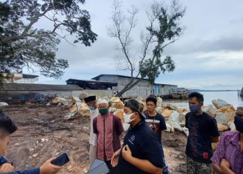 Belum Kantongi Izin, Pegusaha Nekat Reklamasi Bibir Pantai Di Meral