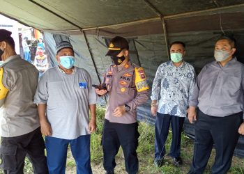 Puluhan Rumah Diterjang Angin Puting Beliung, Pjs Bupati Karimun Langsung Bentuk Dapur Umum