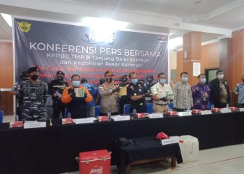 Dijanjikan Upah 30juta Loloskan Sabu 4 Kilogram, MK Dan AH Diamankan Bea Cukai