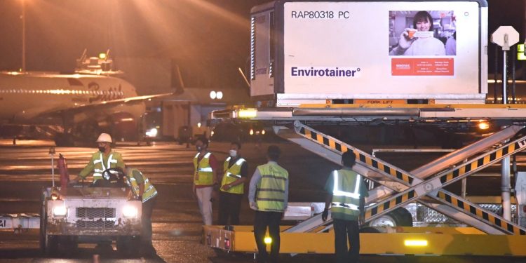 Tiba Di Tanah Air, 1.2 Juta Vaksin Covid-19 Siap Digunakan