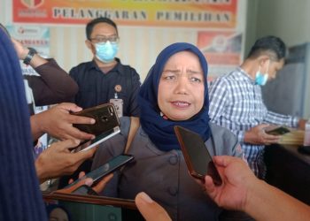 Dipanggil Bawaslu, Cawabup Karimun Anwar Abu Bakar Irit Bicara
