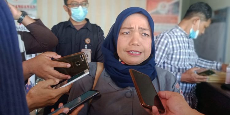 Dipanggil Bawaslu, Cawabup Karimun Anwar Abu Bakar Irit Bicara