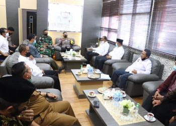 Ciptakan Karimun Damai, Kapolres Gandeng Kedua Kandidat Peserta Pilkada
