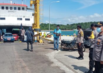 Kapolsek KKP Batam Kawal Kedatangan Vaksin 19 Tahap Ke Dua