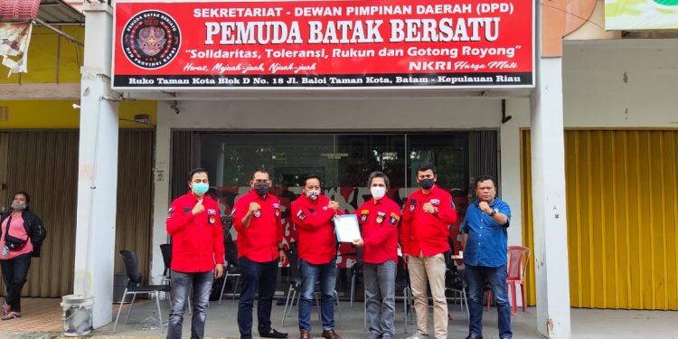 DPC Pemuda Batak Bersatu PBB Lingga Terima SK dari DPD PBB Kepri
