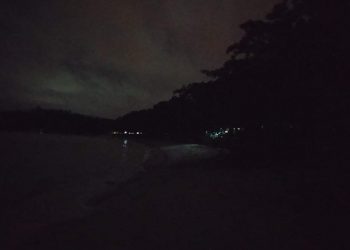 Dukung Kemajuan Pariwisata, BUM-Des Bersama Tim CD Bantu Penerangan Pantai Pelawan