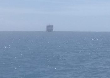 Kapal KMP Teluk Singkil Mengapung Di Tengah Laut Akibat Kontrak Kapal Habis