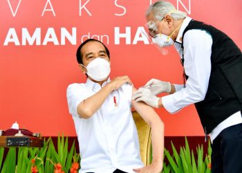 Yakinkan Masyarakat Indonesia, Presiden Jokowi Perdana Menerima Vaksin Covid-19