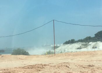 Debu Granit Serang Pemukiman, Masyarakat Pantai Pelawan Mengeluh