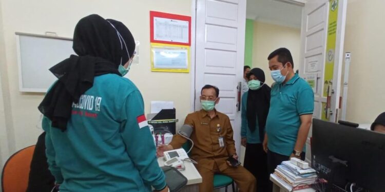 Vaksinasi Covid-19 Di UPT Puskesmas Meral Barat Berjalan Sukses