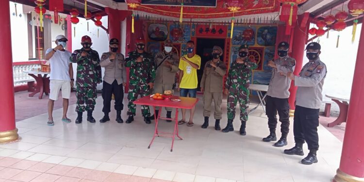 Komitmen TNI-POLRI Bersama Satpol PP Berikan Pengaman Tempat Ibadah Saat Imlek Di Karimun