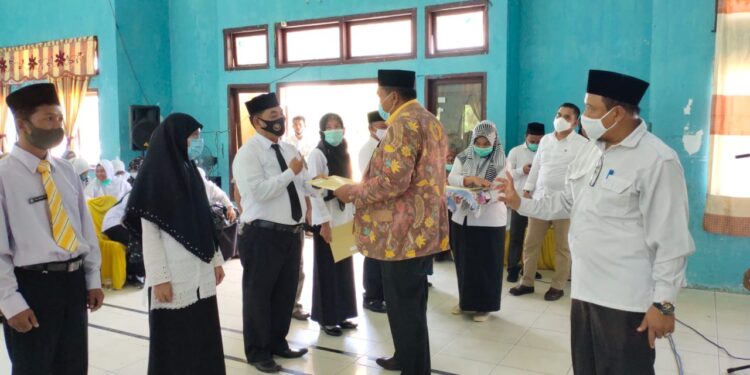 Bupati Aceh Singkil Lantik Kepala Sekolah Jenjang PAUD, SD Dan SMP