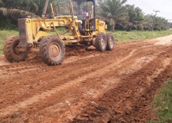 Upaya Dongkrak Perekonomian Masyarakat, PT PHS Kebun Papaso Dan Camat Sostim Kolaborasi Perbaiki Akses