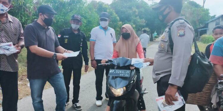 Wujud Karimun Bermasker, GAMAWA Bagikan Masker Di Desa Buru