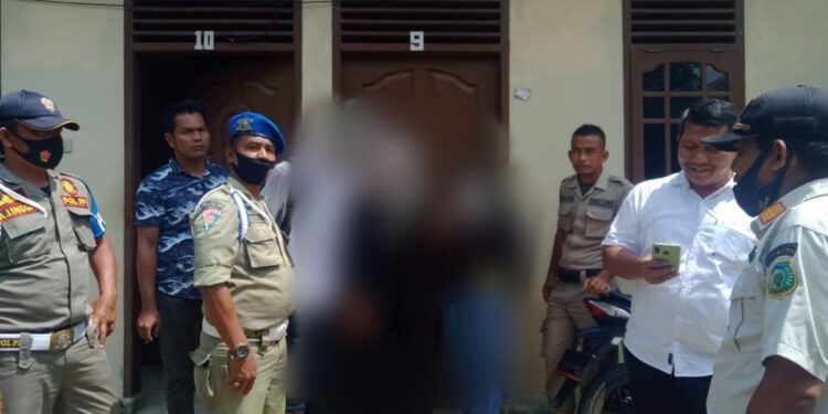 Sepasang Pelajar Dan Seorang Mahasiswi Digrebek Warga Dan Satpol-PP Di Palas