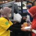 Jumat Barokah, PT MEP Berbagi Nasi Untuk Tukang Becak Dan Ojek