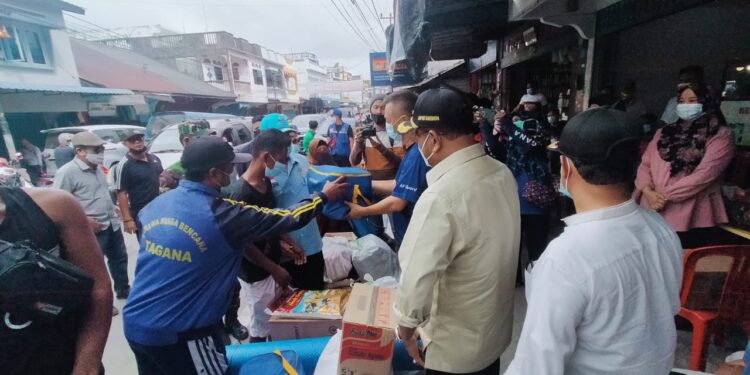 Tinjau Lokasi Kebakaran, Rafiq: Logistik Harus Terjamin