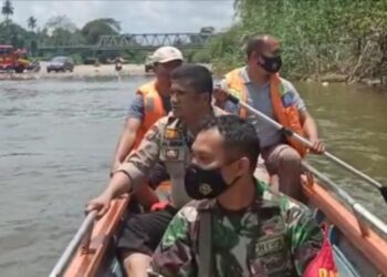 Tiga orang Bocah Terseret Arus Sungai, Dua Selamat Satu Hilang
