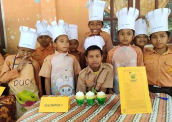 Siswa Mis Dinul Islam Antunasi Ikuti Ujian Praktek Memasak
